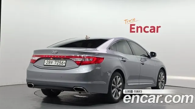 HYUNDAI GRANDEUR 2015 — 137 365 км, серебристый, Корея — под ключ — фото 2