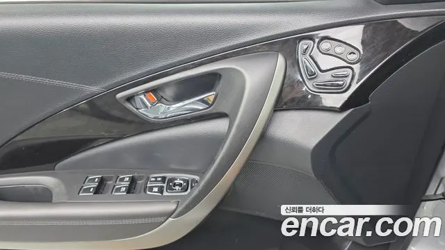 HYUNDAI GRANDEUR 2015 — 137 365 км, серебристый, Корея — под ключ — фото 11