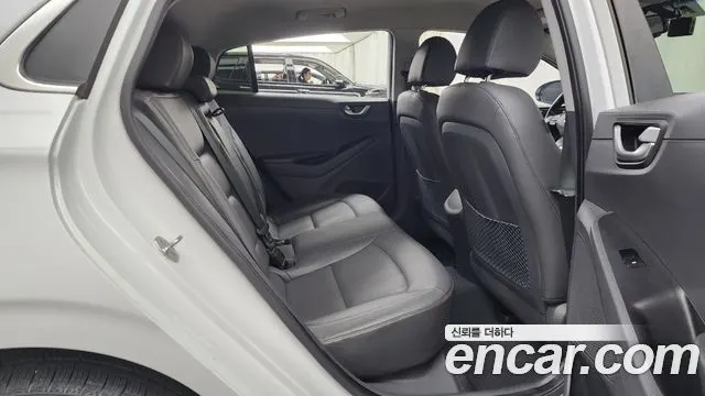 HYUNDAI IONIQ ELECTRIC 2017 — 83 366 км, белый, Корея — под ключ — фото 12
