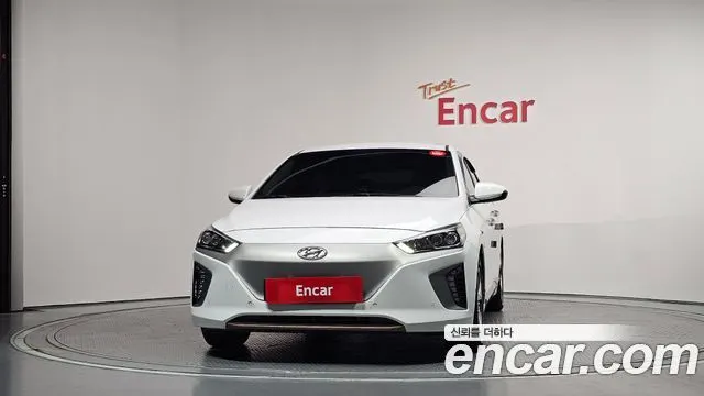 HYUNDAI IONIQ ELECTRIC 2017 — 83 366 км, белый, Корея — под ключ — фото 3