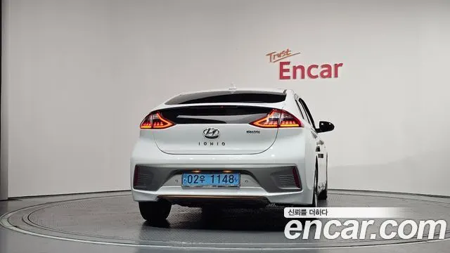HYUNDAI IONIQ ELECTRIC 2017 — 83 366 км, белый, Корея — под ключ — фото 4
