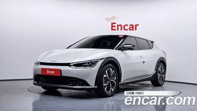 KIA EV6 2022 — 89 200 км, белый-перламутр, Корея — под ключ — фото 1