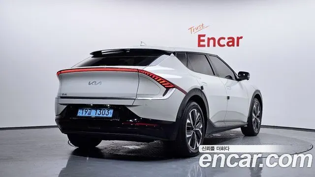 KIA EV6 2022 — 89 200 км, белый-перламутр, Корея — под ключ — фото 2