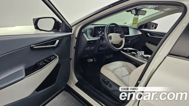 KIA EV6 2022 — 89 200 км, белый-перламутр, Корея — под ключ — фото 10