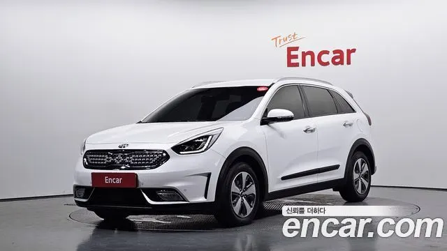 KIA NIRO 2018 — 156 696 км, белый, Корея — под ключ — фото 1