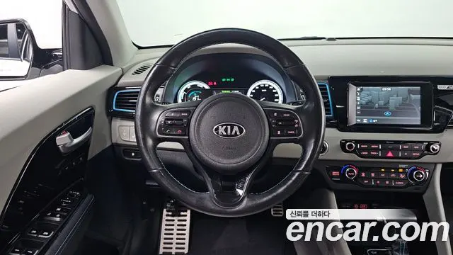 KIA NIRO 2018 — 156 696 км, белый, Корея — под ключ — фото 12