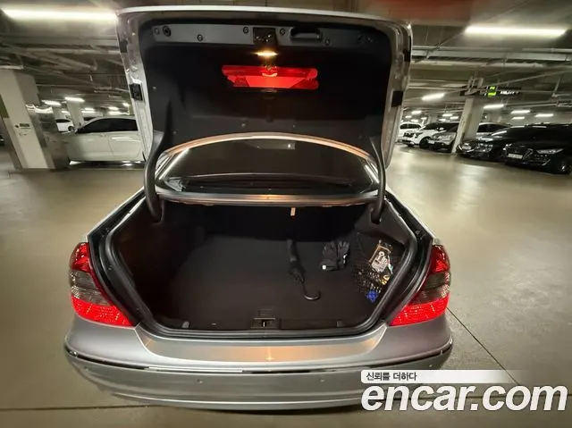 MERCEDES-BENZ E-CLASS W211 2008 — 154 256 км, серебристый, Корея — под ключ — фото 2