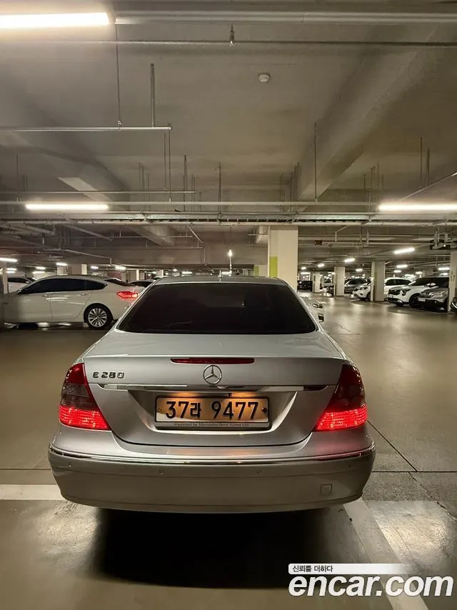 MERCEDES-BENZ E-CLASS W211 2008 — 154 256 км, серебристый, Корея — под ключ — фото 4