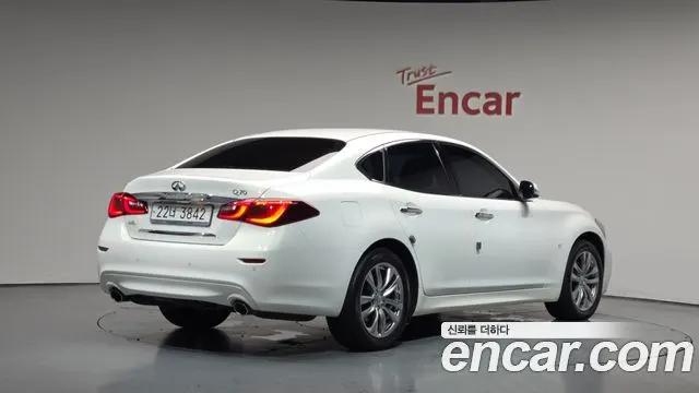 INFINITI Q70 — из Кореи под ключ