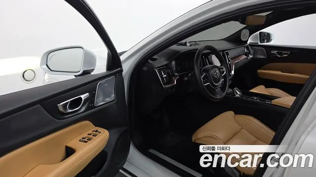 VOLVO S60 2022 — 77 986 км, белый, Корея — под ключ — фото 10
