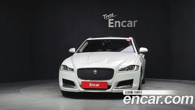 JAGUAR XF X260 2016