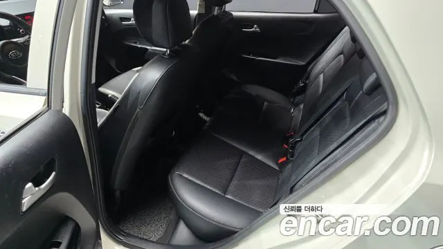 KIA MORNING 2017 — 112 524 км, белый-перламутр, Корея — под ключ — фото 12