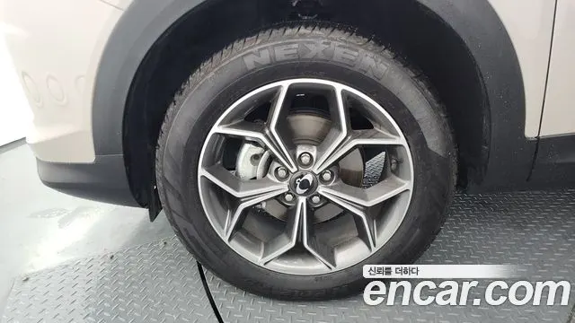 KGM BEAUTIFUL KORANDO 2025 — 20 785 км, белый-перламутр, Корея — под ключ — фото 5