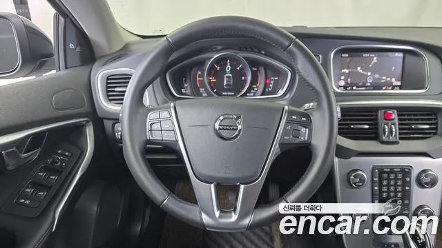 VOLVO V40 CROSS COUNTRY 2019 — 90 665 км, серый, Корея — под ключ — фото 12
