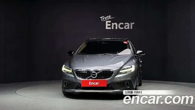 VOLVO V40 CROSS COUNTRY 2019 — 90 665 км, серый, Корея — под ключ — фото 3