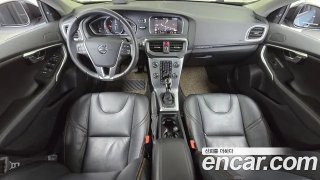 VOLVO V40 CROSS COUNTRY 2019 — 90 665 км, серый, Корея — под ключ — фото 7