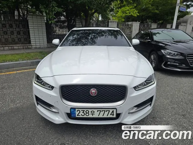 JAGUAR XE 2019 — 58 300 км, белый, Корея — под ключ — фото 1