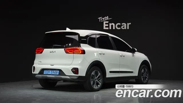 KIA NIRO PLUS 2024 — 20 496 км, белый, Корея — под ключ — фото 2