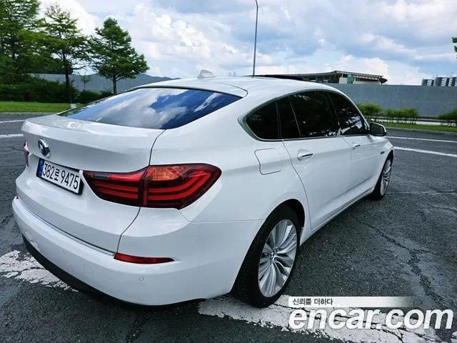 BMW 5 SERIES GT 2015 — 220 000 км, белый, Корея — под ключ — фото 4