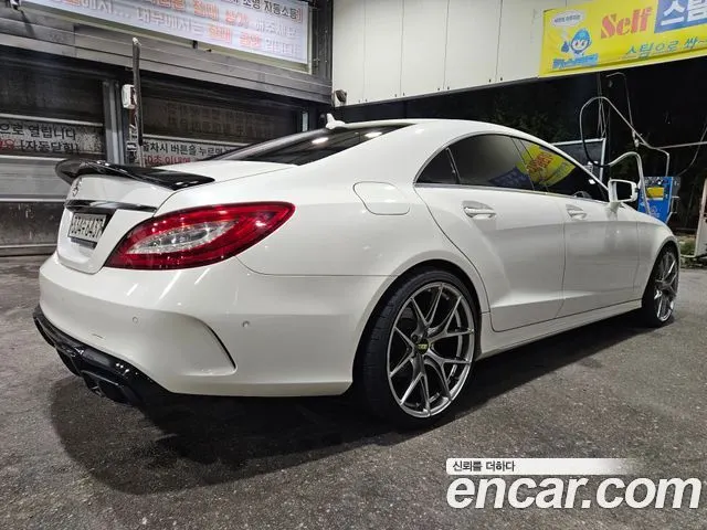 MERCEDES-BENZ CLS-CLASS W218 2017 — 130 000 км, белый, Корея — под ключ — фото 10