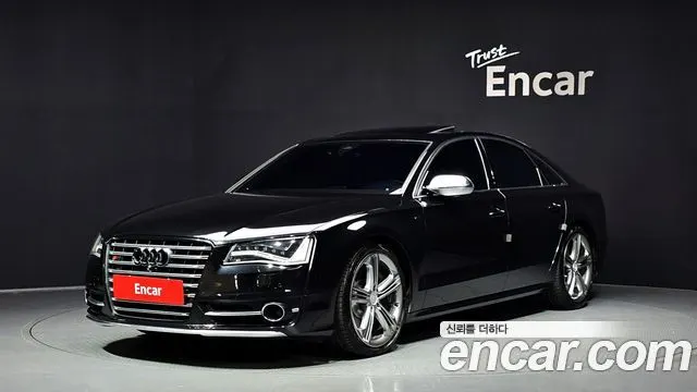 AUDI S8 2014
