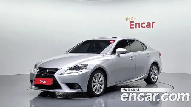LEXUS IS250 2014 — 39 870 км, серебристо-серый, Корея — под ключ — фото 1
