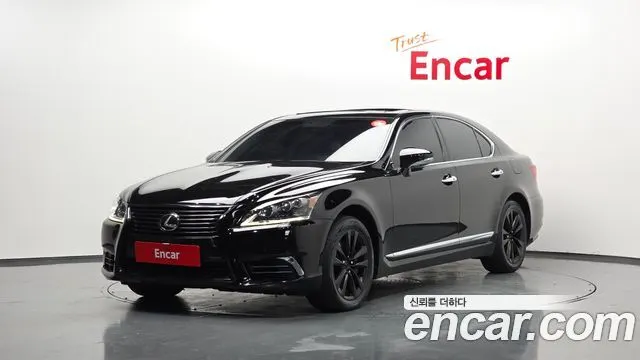 LEXUS LS460 2017