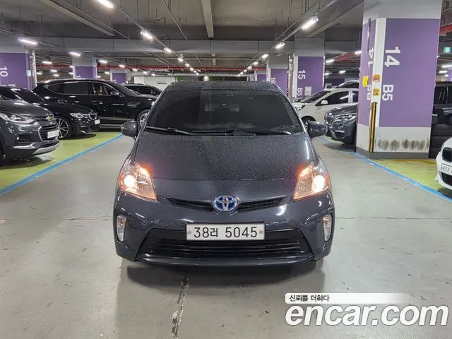 TOYOTA PRIUS 2014