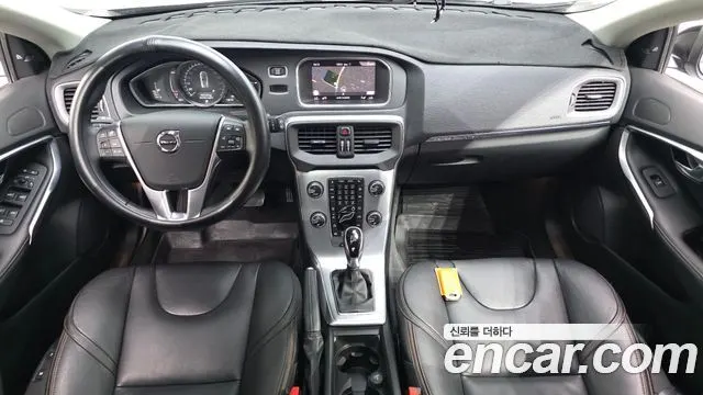 VOLVO V40 CROSS COUNTRY 2019 — 51 749 км, серый, Корея — под ключ — фото 7