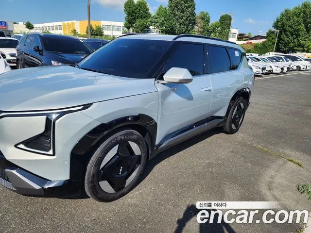 KIA EV5 2026 — 5 500 км, серебристо-серый, Корея — под ключ — фото 3