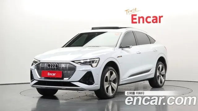 AUDI E-TRON 2022