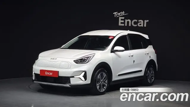 KIA NIRO PLUS 2023 — 155 113 км, белый, Корея — под ключ — фото 1