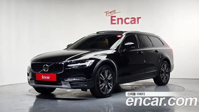 VOLVO V90 CROSS COUNTRY 2018 — 104 158 км, чёрный, Корея — под ключ — фото 1