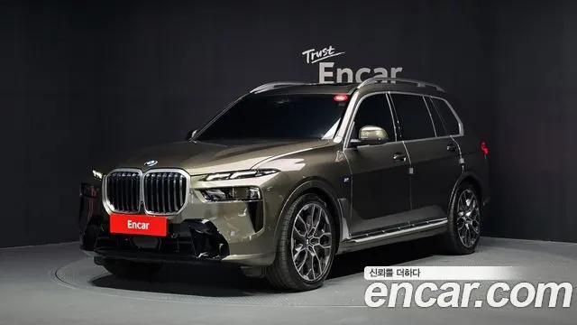 BMW X7 2025 — 15 252 км, светло-золотистый, Корея — под ключ — фото 1