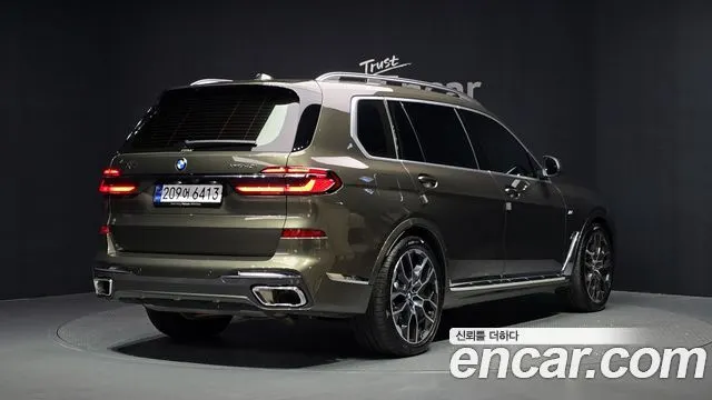 BMW X7 2025 — 15 252 км, светло-золотистый, Корея — под ключ — фото 2