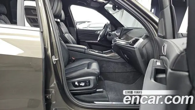 BMW X7 2025 — 15 252 км, светло-золотистый, Корея — под ключ — фото 11