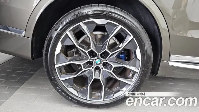 BMW X7 2025 — 15 252 км, светло-золотистый, Корея — под ключ — фото 5