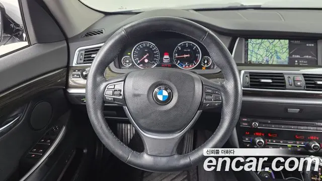 BMW 5 SERIES GT 2016 — 134 857 км, светло-серебристый, Корея — под ключ — фото 12