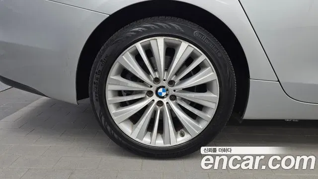 BMW 5 SERIES GT 2016 — 134 857 км, светло-серебристый, Корея — под ключ — фото 5