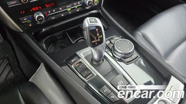 BMW 5 SERIES GT 2016 — 134 857 км, светло-серебристый, Корея — под ключ — фото 9