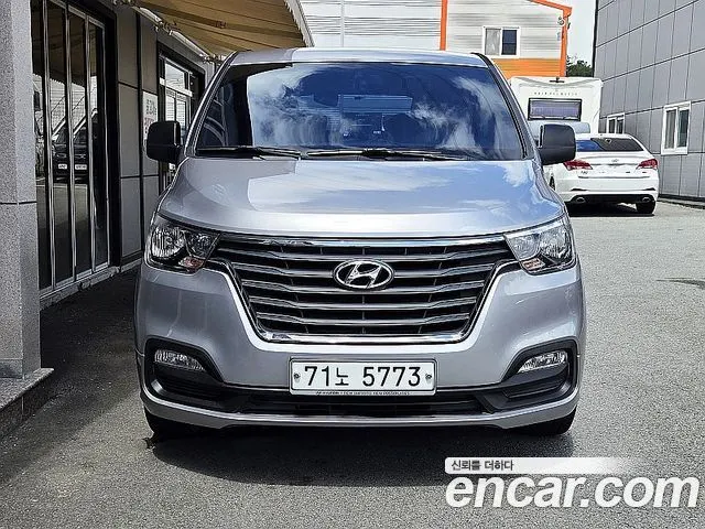 HYUNDAI GRAND STAREX 2019 — 99 278 км, серебристо-серый, Корея — под ключ — фото 2