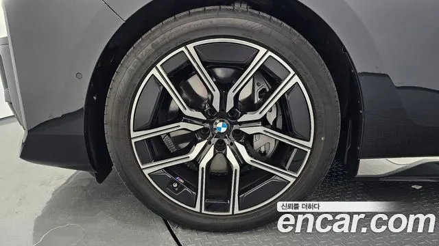 BMW 7 SERIES 2025 — 9 784 км, чёрный, Корея — под ключ — фото 5