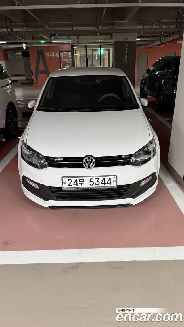 VOLKSWAGEN POLO 2013