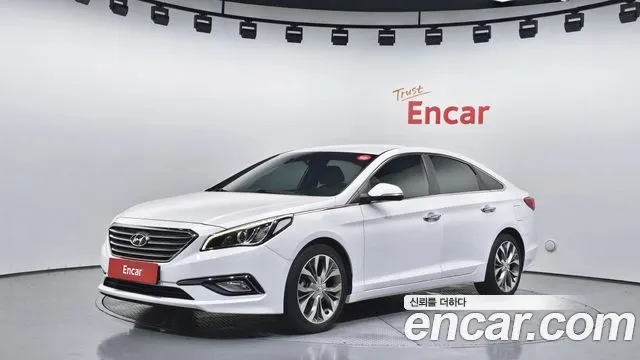 HYUNDAI SONATA 2016 — 122 546 км, белый, Корея — под ключ — фото 1