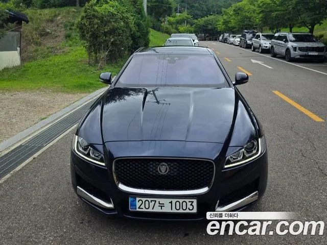 JAGUAR XF 2017 — 132 822 км, тёмно-зелёный, Корея — под ключ — фото 1