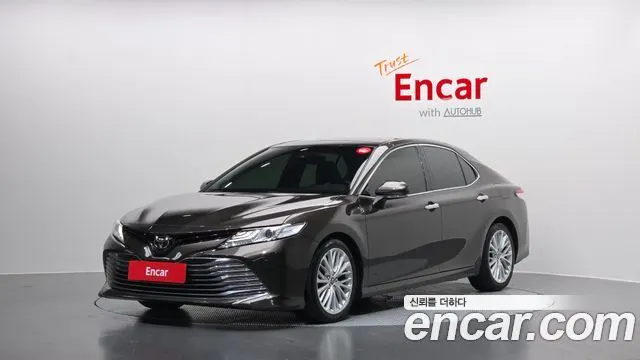 TOYOTA CAMRY XV70 2019