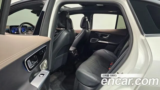 MERCEDES-BENZ EQE SUV X294 2023 — 124 572 км, белый, Корея — под ключ — фото 11