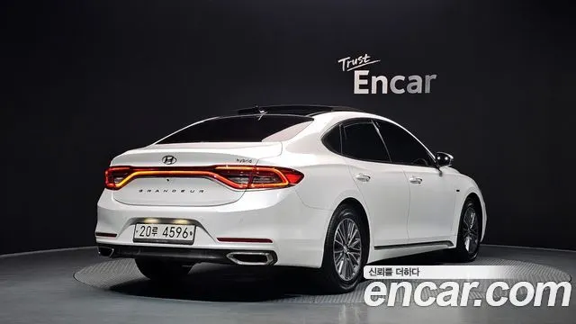 HYUNDAI GRANDEUR HYBRID 2019 — 140 523 км, белый, Корея — под ключ — фото 2