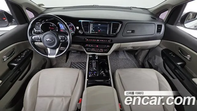 KIA CARNIVAL 2016 — 115 970 км, белый, Корея — под ключ — фото 7