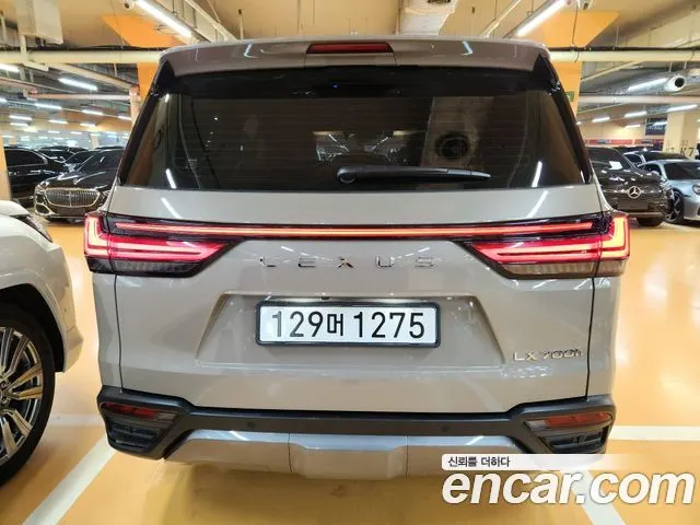 LEXUS LX 2025 — 8 000 км, светло-серебристый, Корея — под ключ — фото 2